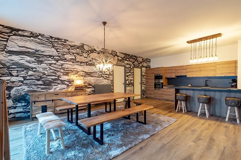 Mégève: Immerse yourself in the world of a typical Alpine chalet, a short walk from the Guillemins train station. - Image 1