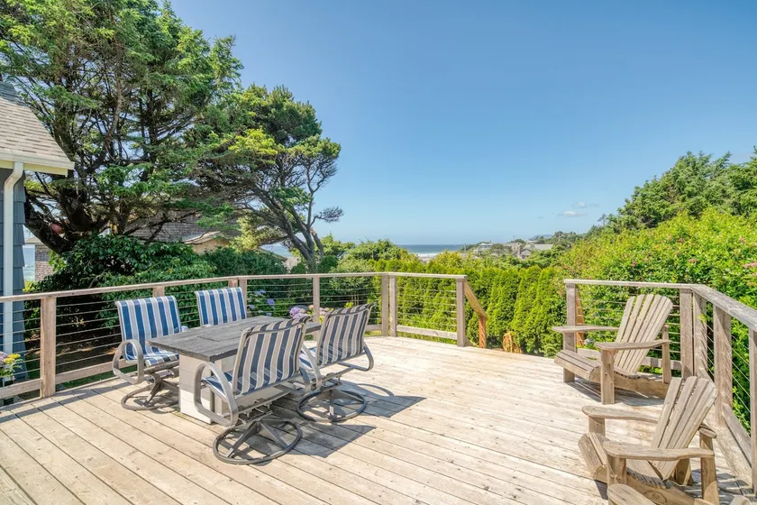 Beach Pines Bungalow by AvantStay - Image 1