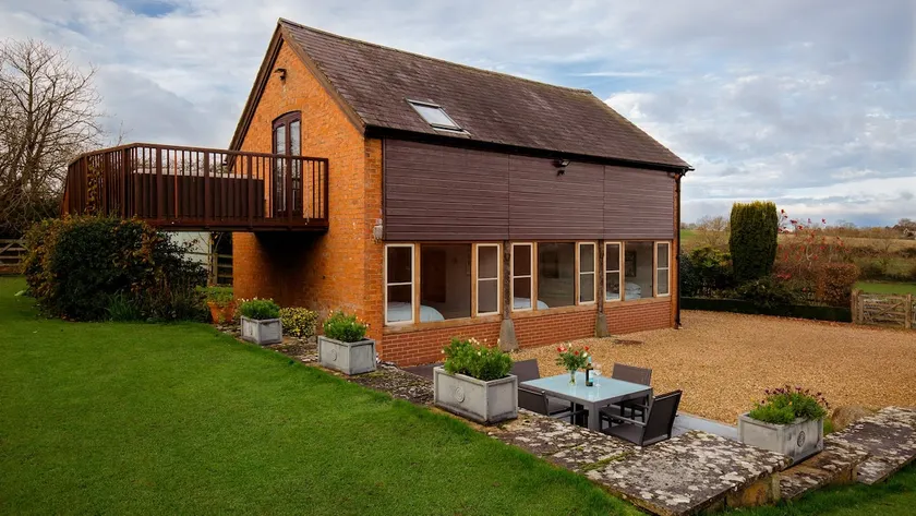 Granary at Rectory Farm - Image 1
