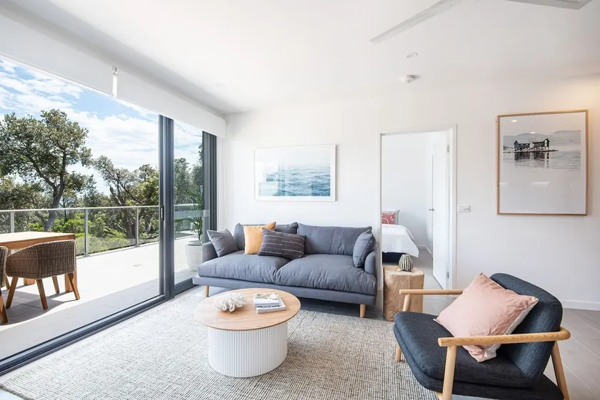 Beachfront Apartment with lots of Wow - Image 1