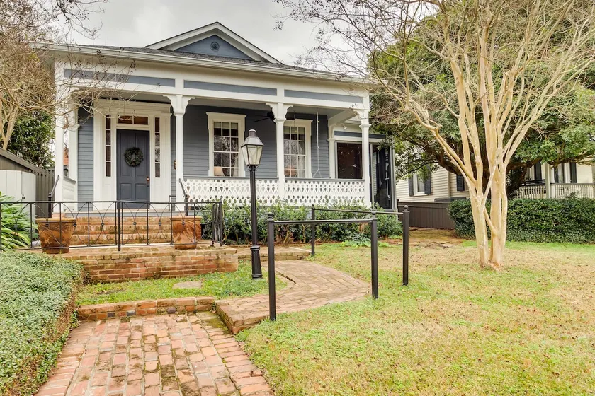 Comfy Central Natchez Hideaway: Walk to Dtwn! - Image 1