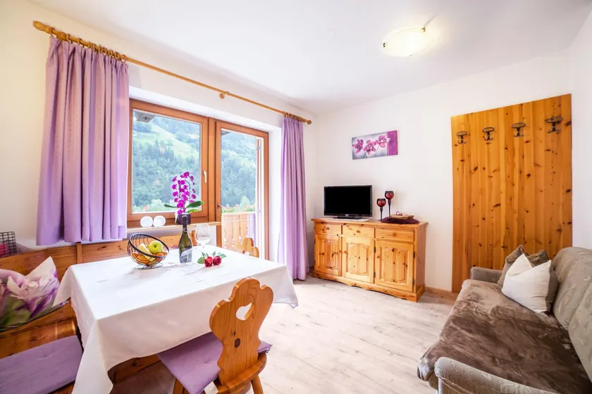 Sun Paradise Apartment 2 - Image 1