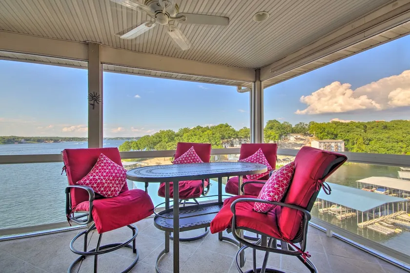 Relax by Pools: Top-Floor Lands End Corner Unit - Image 1