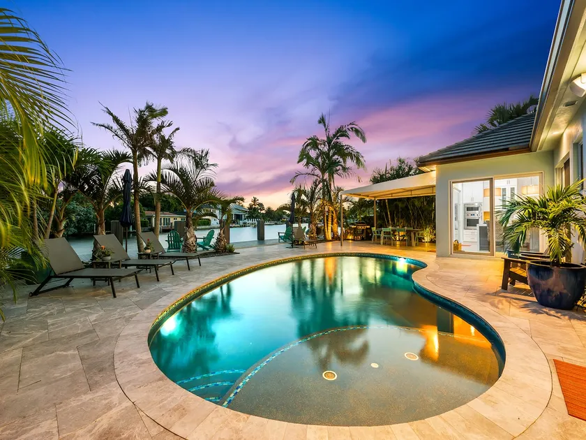 Heated Pool Waterfront Bahama Breeze Escape with Tropical Vibes for a Relaxing Fort Lauderdale Stay! - Image 1