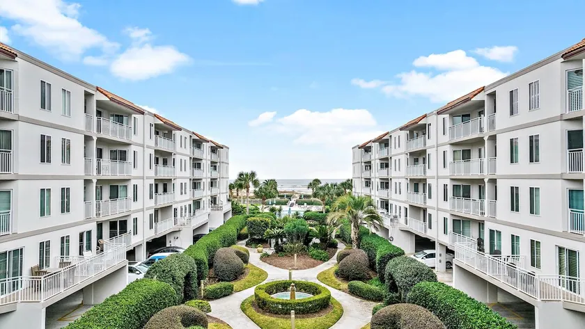 Great Spring Rates with Balcony Views - Image 1