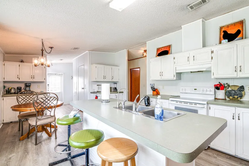 5 Mi to Homosassa Springs Park: Home w/ Yard! - Image 1