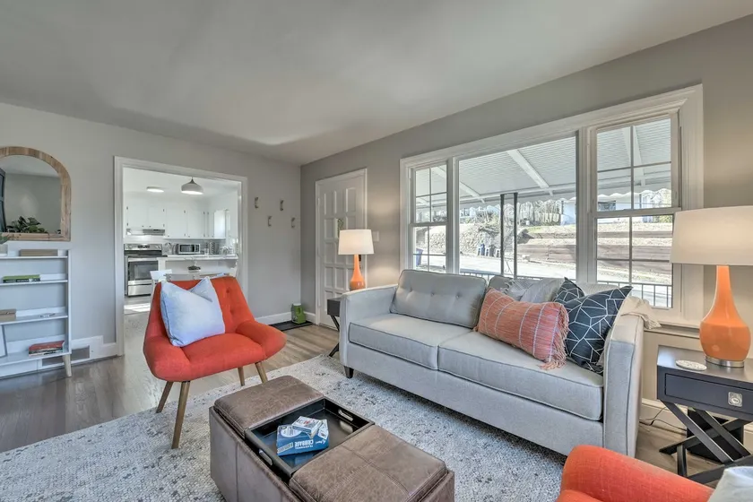 Mid-Century Modern Cottage in Ardmore Area! - Image 1