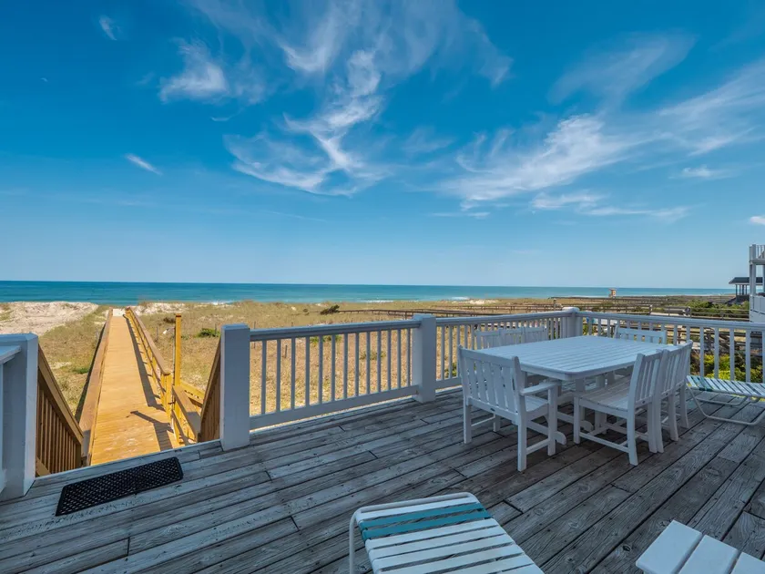 Über dem Mond: 3 BR / 3. 5 BA Haus in Kure Beach, 8 Personen - Image 1
