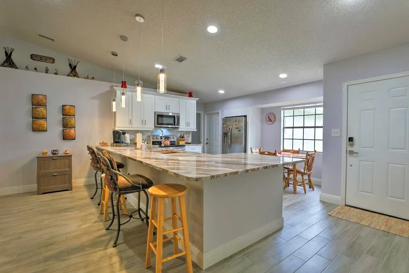 Updated Tavares Retreat < 1 Mile to Boat Ramp - Image 1