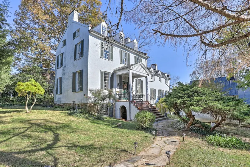 Historic Warrenton Home w/ Patio & Hot Tub! - Image 1