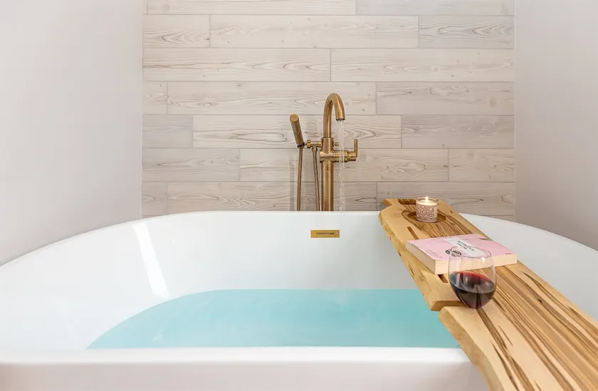 2 Bedroom Townhouse w/Soaking Tub + Rain Shower - Image 1