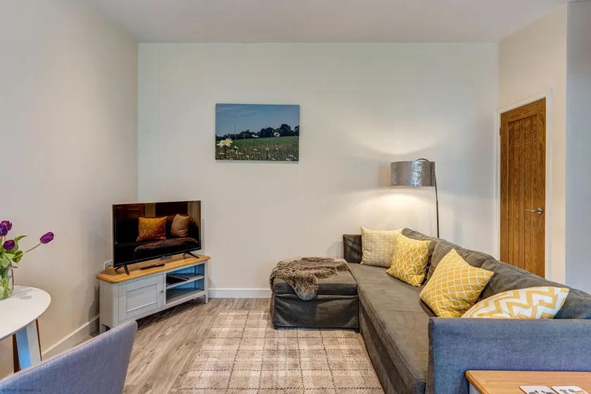 Texel Barn | Oxfordshire Holiday Lets | 1 Bed & Sleeps 2 - Image 1