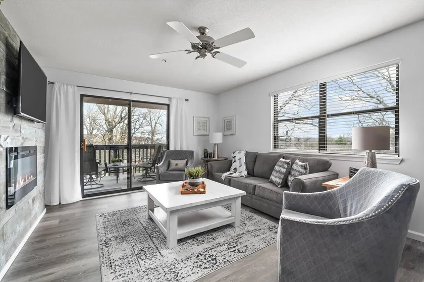 End unit, pools, pickleball, golf packages! - Image 1