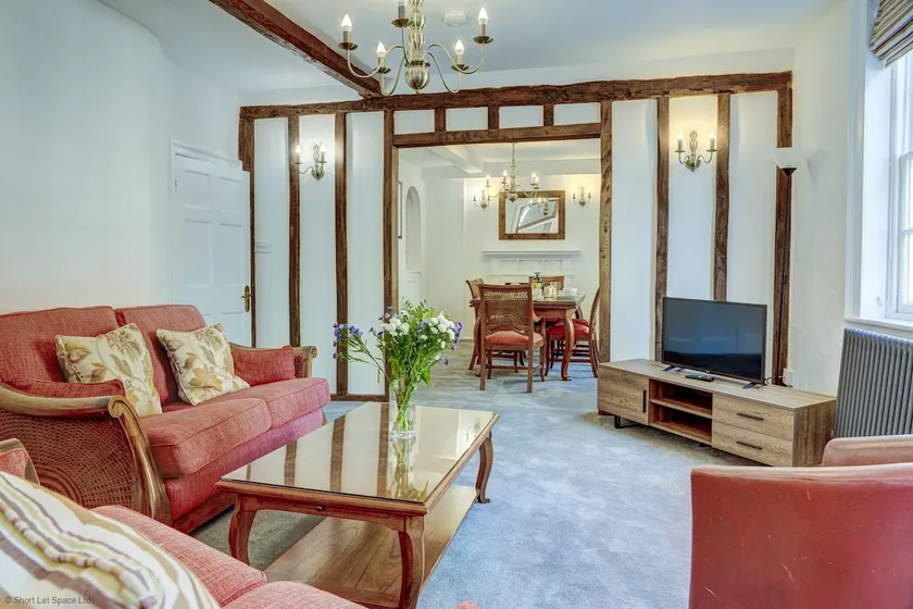 Stunning historic home in Woodstock near Blenheim - Image 1