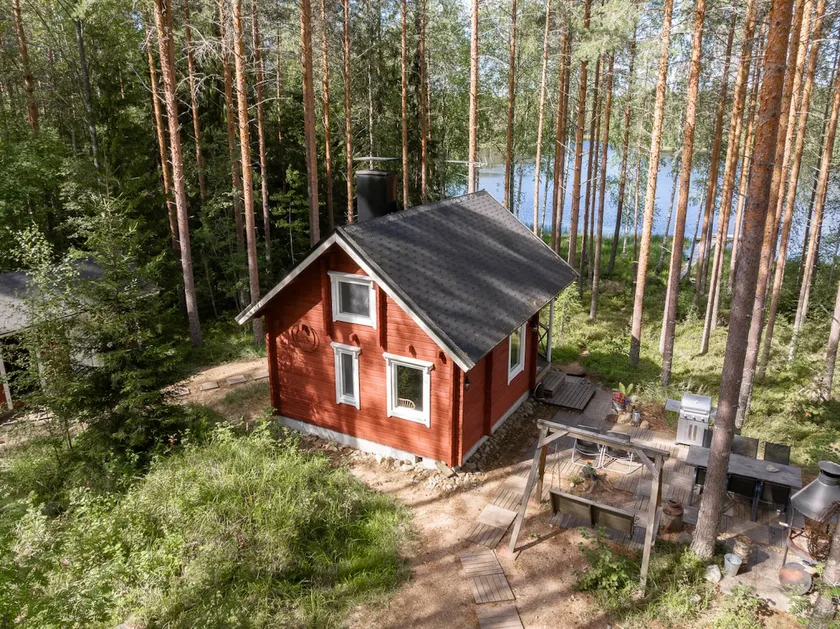 Traditional cottage with hot tub - Image 1