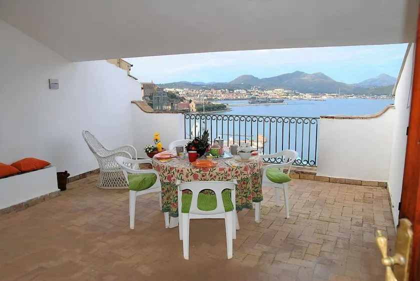 Casa Belvedere vista mare nel centro storico - Image 1