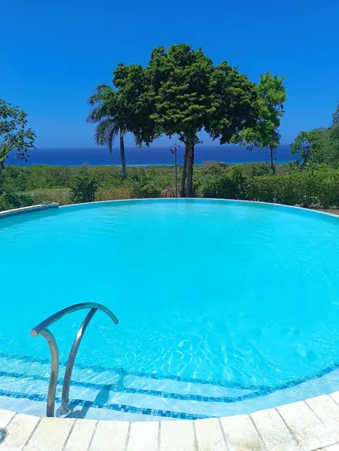 Hospitality Expert HALF HILL 3BR Pool Beach - Image 1