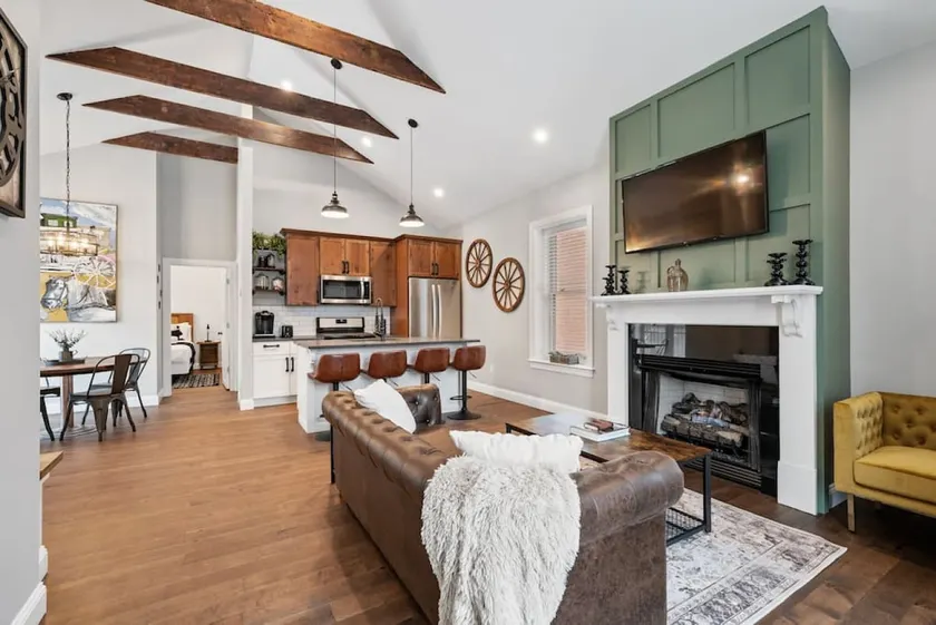 Luxurious Design | Easy Access to Downtown Pittsburgh | Sleeps 4 - Image 1