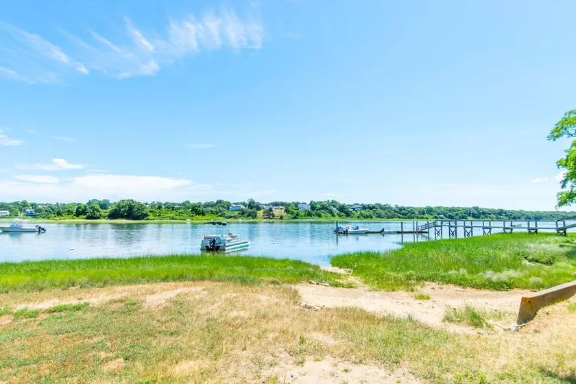 Newly Renovated Cottage on Town Cove! - Image 1