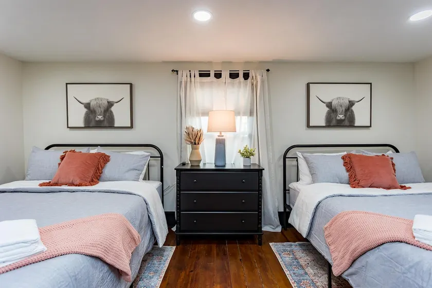 Snug & Stylish Cottage | Walk to River & Bwater - Image 1