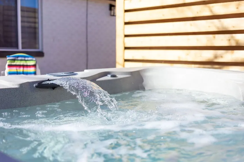 New Hot Tub - Putt Putt - Family Friendly Home - Image 1