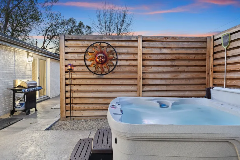 New Hot Tub - Putt Putt - Family Friendly Home - Image 1