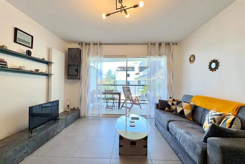 Charming 2 room apartment 300m walk from Lac du Bourget! - Image 1