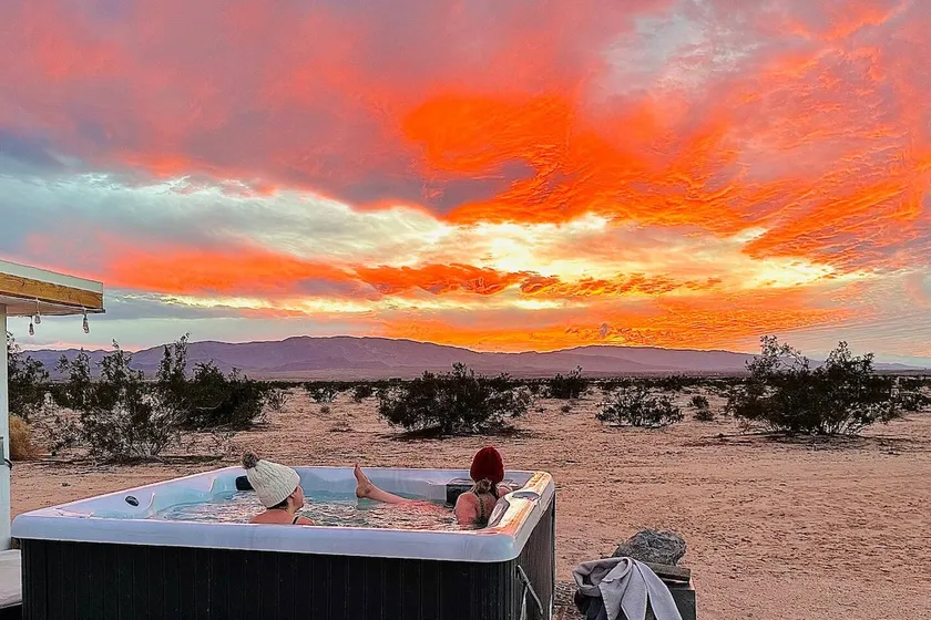 Sunsets + Hot Tub + Starlink, 15 mins to Park - Image 1
