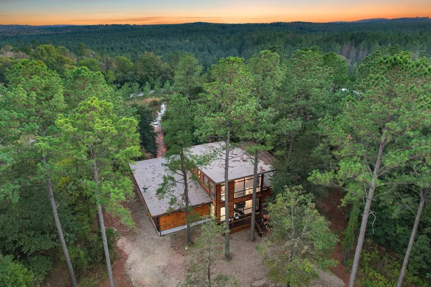 Enchanting Waterfront Cabin w Private Boardwalk - Image 1