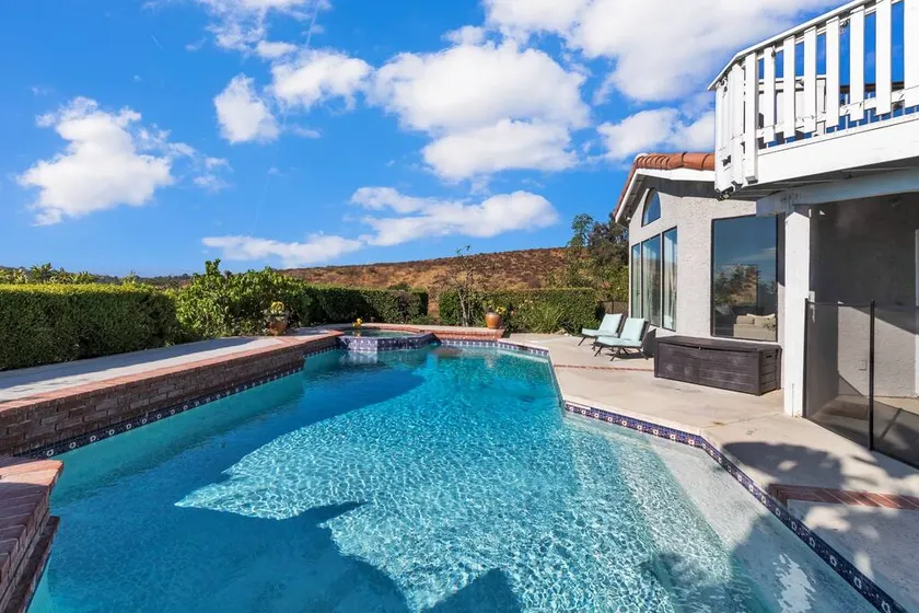 Perfect Family Getaway or Vacation! Stunning Views - Image 1