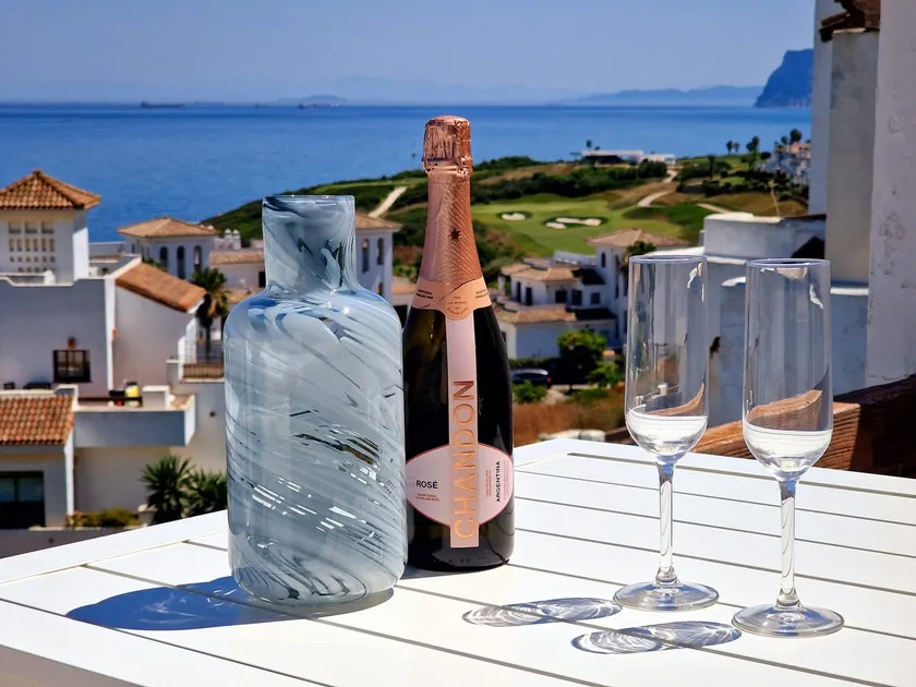 2305 - Luxury villa with sea view and pools - Image 1