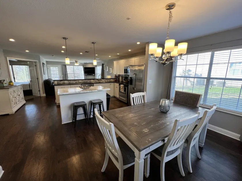 2BR Condo with Amenities - Near The Strip - FREE TICKETS INCLUDED - MB10-2 - Image 1