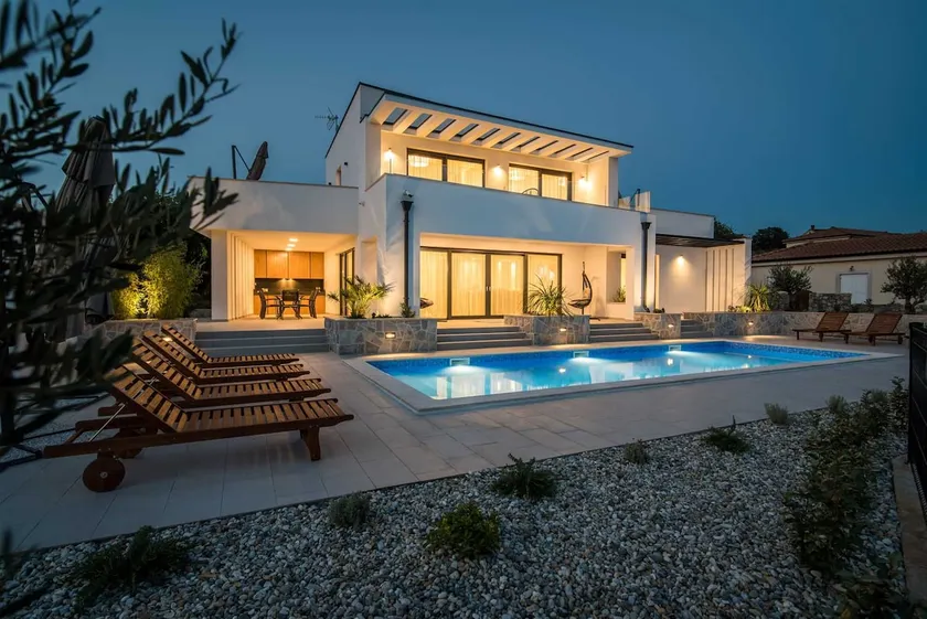 Luxury Villa Stiletta with Pool - Image 1