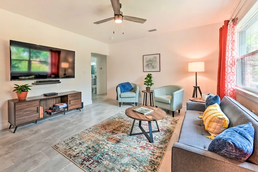 Bright, Pet-Friendly Retreat in Avon Park! - Image 1
