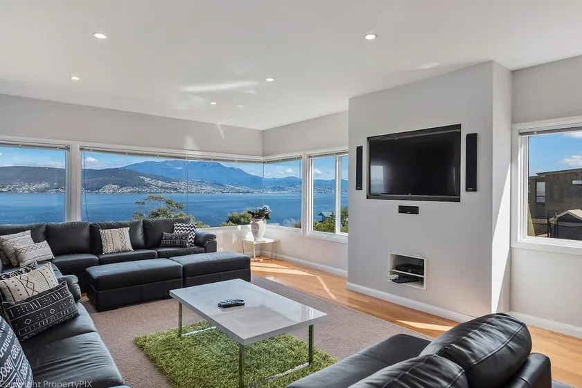 Oceana Escape panoramic views luxury and space - Image 1
