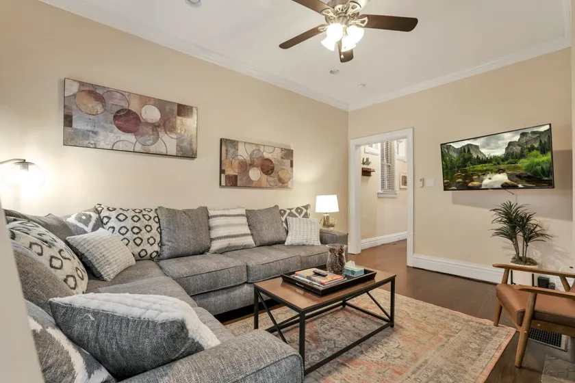 OSU and Short North 4 Bedroom Patio and Garage with EV - Image 1