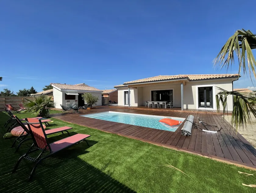 VillaHomeClet Palm Beach - Pool - Image 1