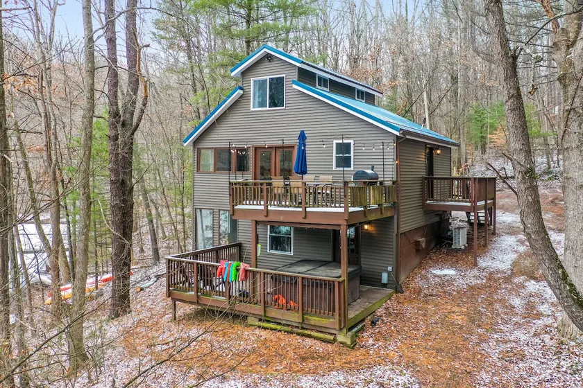 The Lake House - Hot tub with Lake view! - Image 1