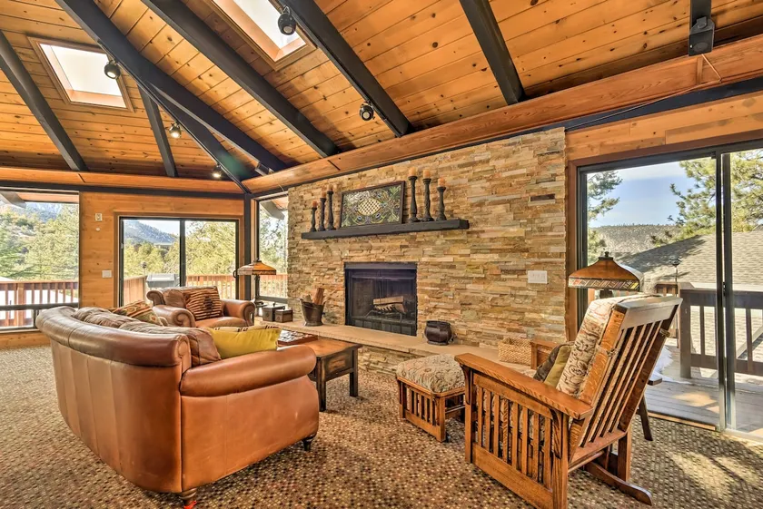 Cozy 'Grand Woodland' Cabin w/ Mountain Views - Image 1