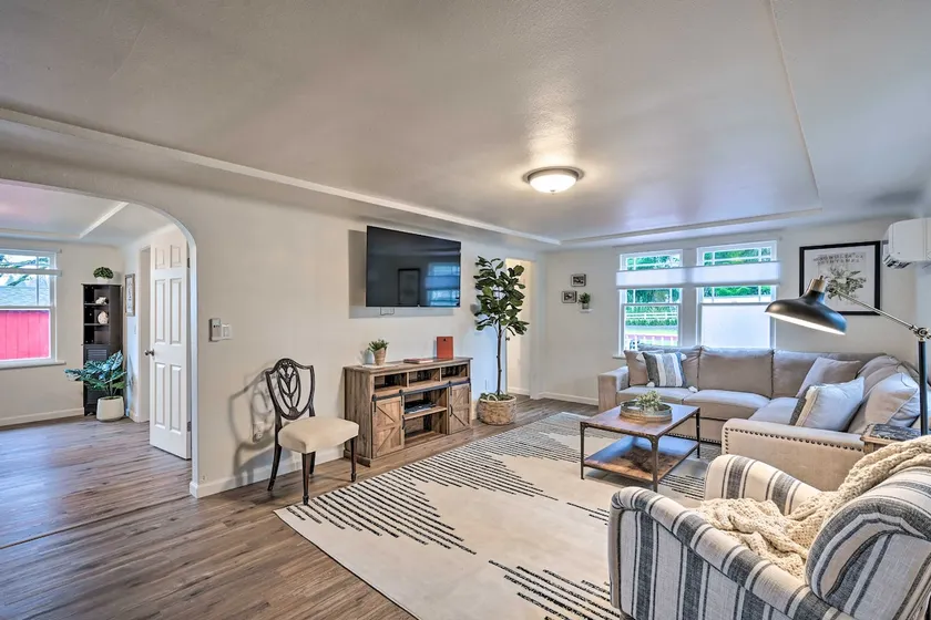 2-Acre Farmhouse in Redmond w/ Deck & Grill! - Image 1
