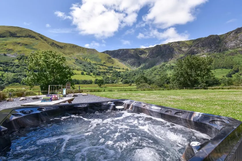 4 Bed in Dinas Mawddwy oc-bow305 - Image 1