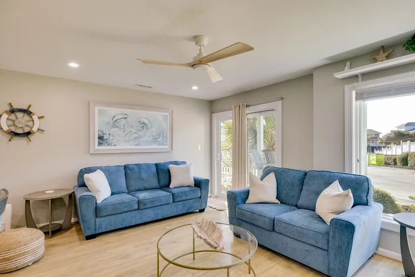 Emerald Isle Condo w/ Indoor Pool & Beach Access! - Image 1