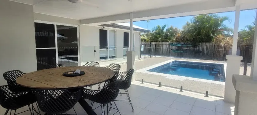 Tides Inn with Plunge Pool - Image 1