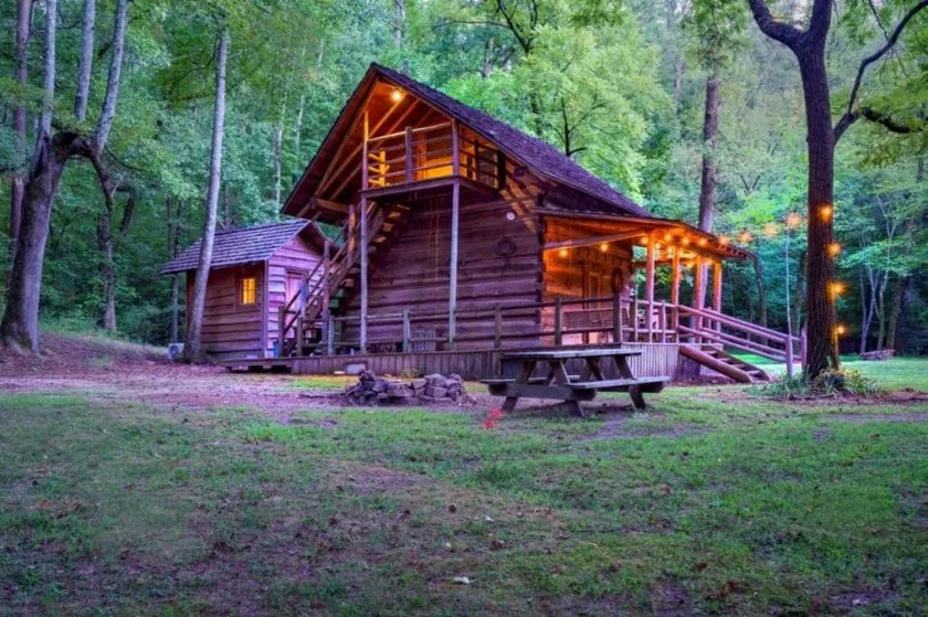 Historic Cabin in the Woods - Hiking Trails, Strea - Image 1