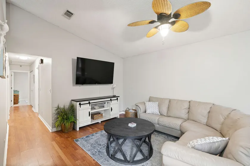 Seashore Cottage Pet-Friendly/Near FLETC & Shops - Image 1