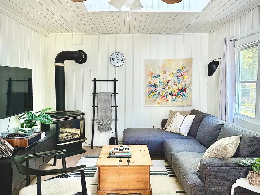 3BR Cottage w/Fire pit steps from Georgian Bay - Image 1