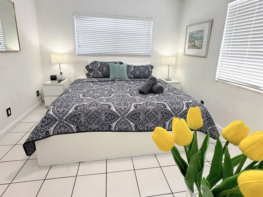 Family-Friendly Abode with Extra Beds & Baths! - Image 1