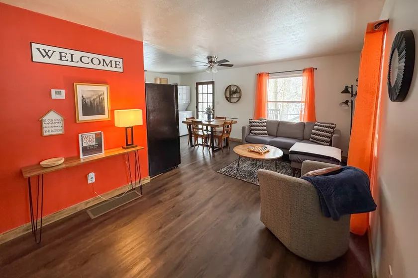 White Oak 2-bedroom cabin along the Little Sandy - Image 1