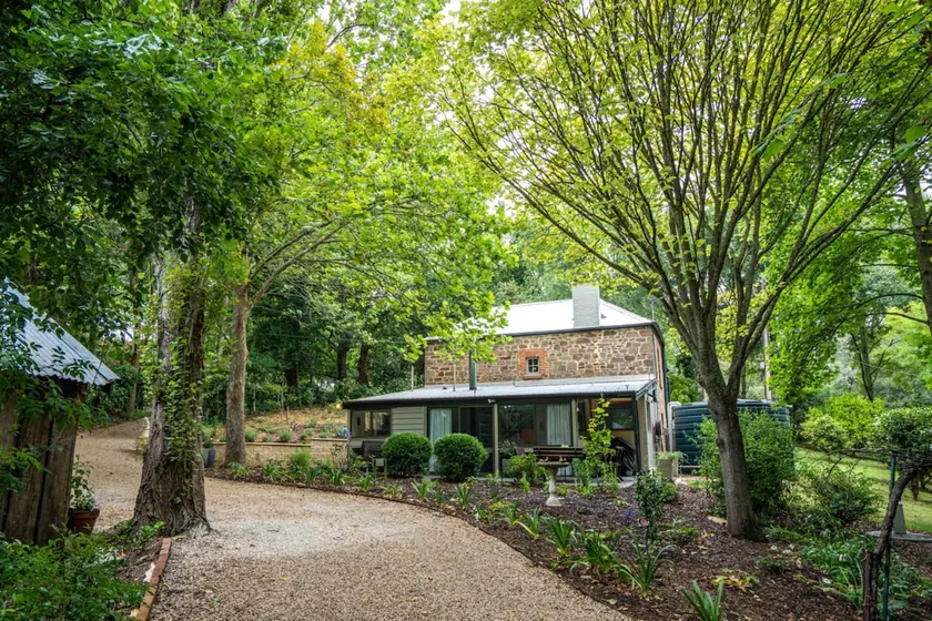 Holly Cottage - Historic Garden Serenity - Image 1