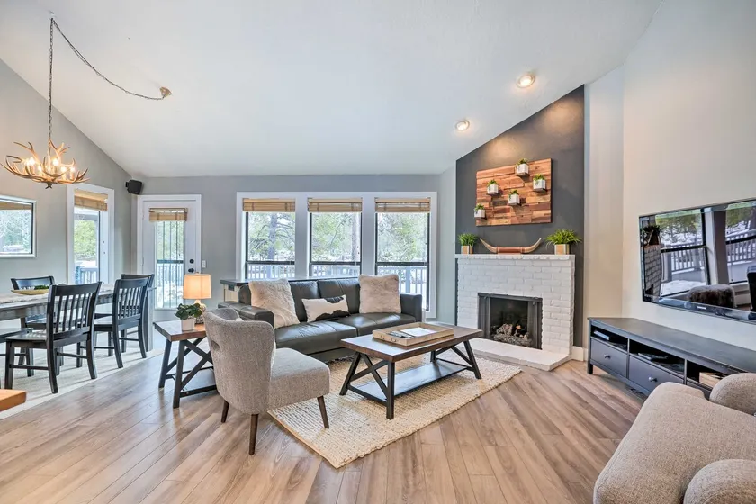 Modern Sunriver Home w/ Hot Tub: Ski, Hike & Bike! - Image 1